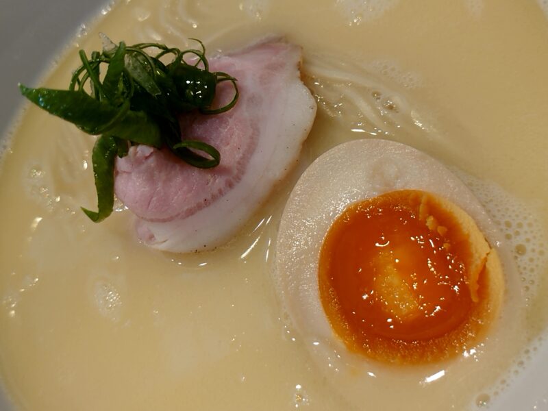 『鶏白湯麺』