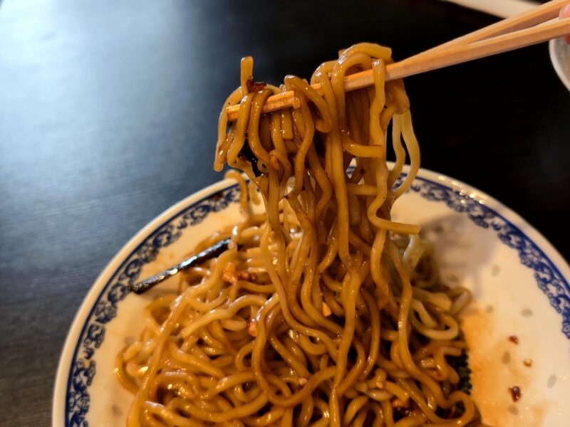 『上海特色 肉ワンタン＋特製ネギ油麺』