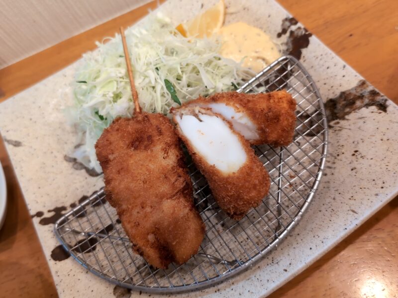 『串かつとイカフライ定食』