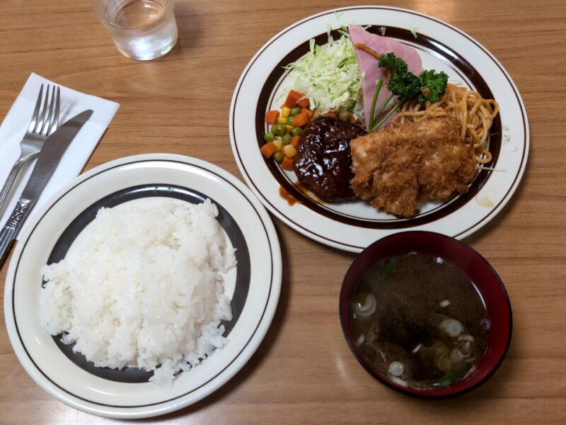 『Bランチ「ミニハンバーグ、チキンカツ」』