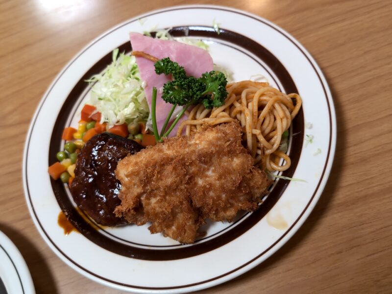 『Bランチ「ミニハンバーグ、チキンカツ」』