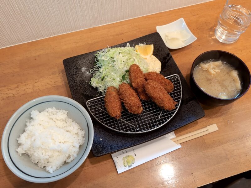 『カキフライ定食』